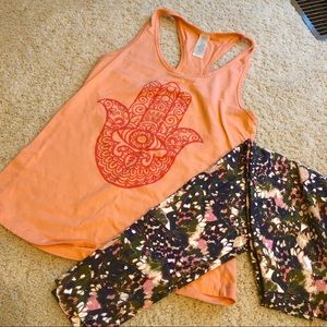 Hands tank and butterfly liquido yoga pants outfit